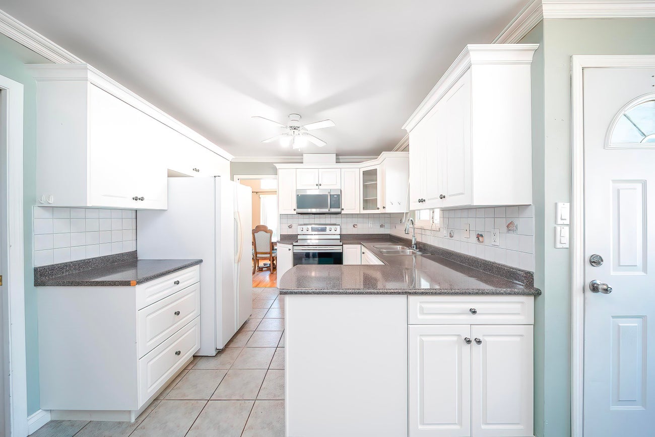 951 Everett Crescent - Sperling-Duthie single-family-residence for Sale, 5 Bedrooms (R3119790)# - 10
