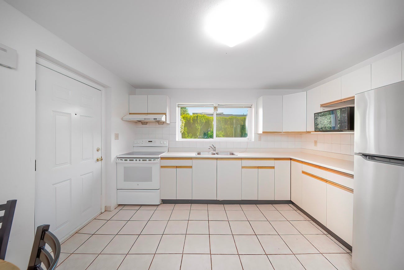 951 Everett Crescent - Sperling-Duthie single-family-residence for Sale, 5 Bedrooms (R3119790)# - 14