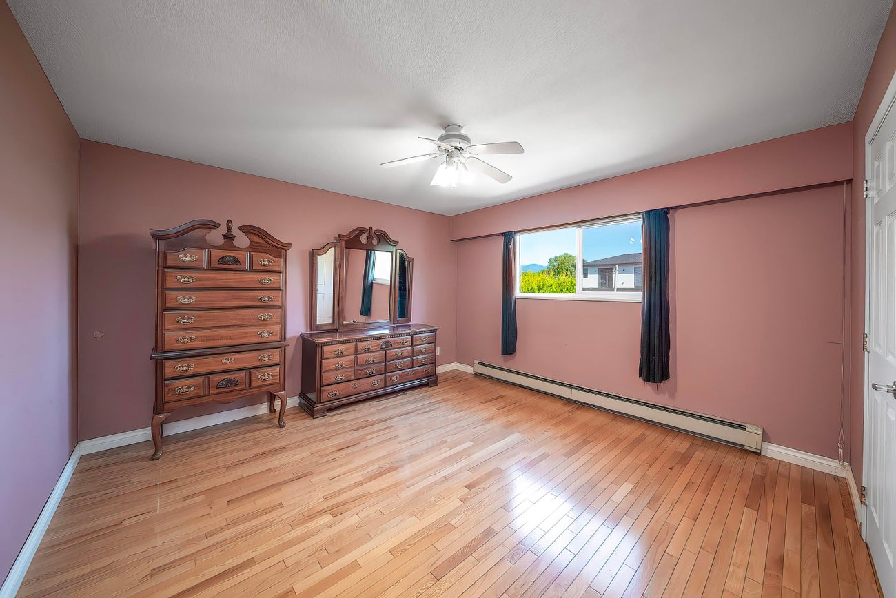 951 Everett Crescent - Sperling-Duthie single-family-residence for Sale, 5 Bedrooms (R3119790)# - 16