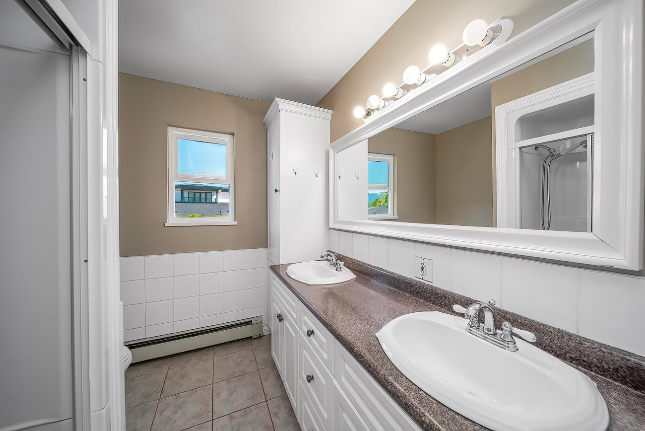 951 Everett Crescent - Sperling-Duthie single-family-residence for Sale, 5 Bedrooms (R3119790)# - 22
