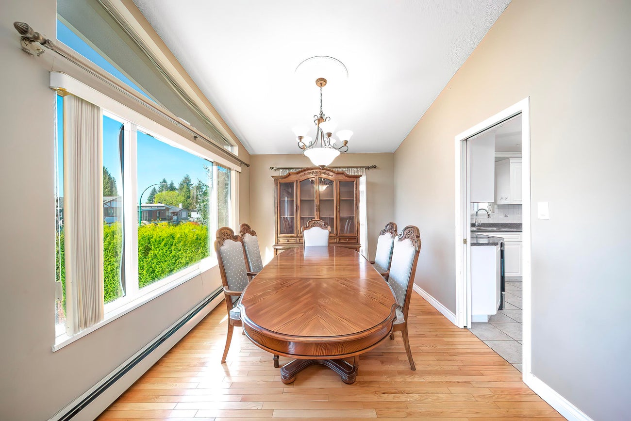 951 Everett Crescent - Sperling-Duthie single-family-residence for Sale, 5 Bedrooms (R3119790)# - 4