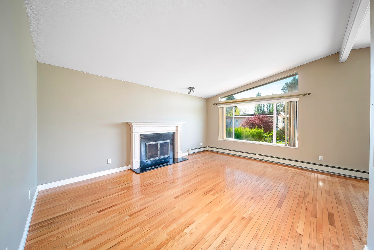 951 Everett Crescent - Sperling-Duthie single-family-residence for Sale, 5 Bedrooms (R3119790)# - 7