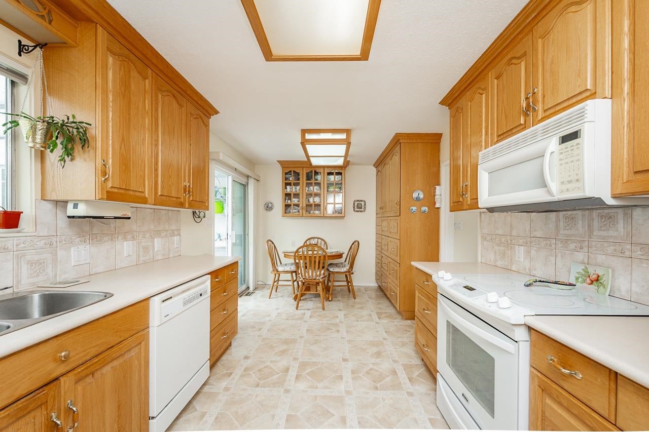 7055 Kitchener Street - Sperling-Duthie single-family-residence for Sale, 4 Bedrooms (R3120063)# - 8