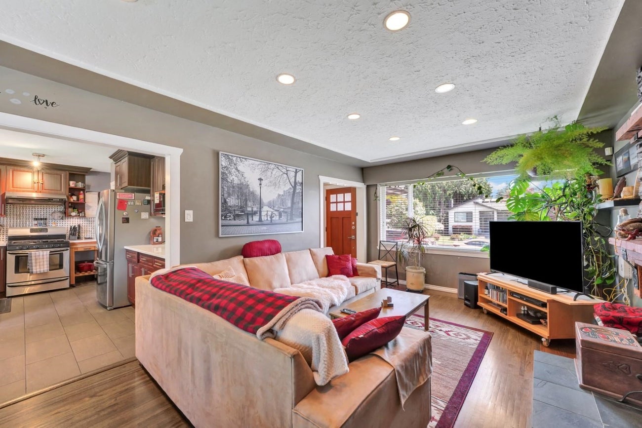 430 Montgomery Street - Central Coquitlam single-family-residence for Sale, 4 Bedrooms (R3120180)# - 4