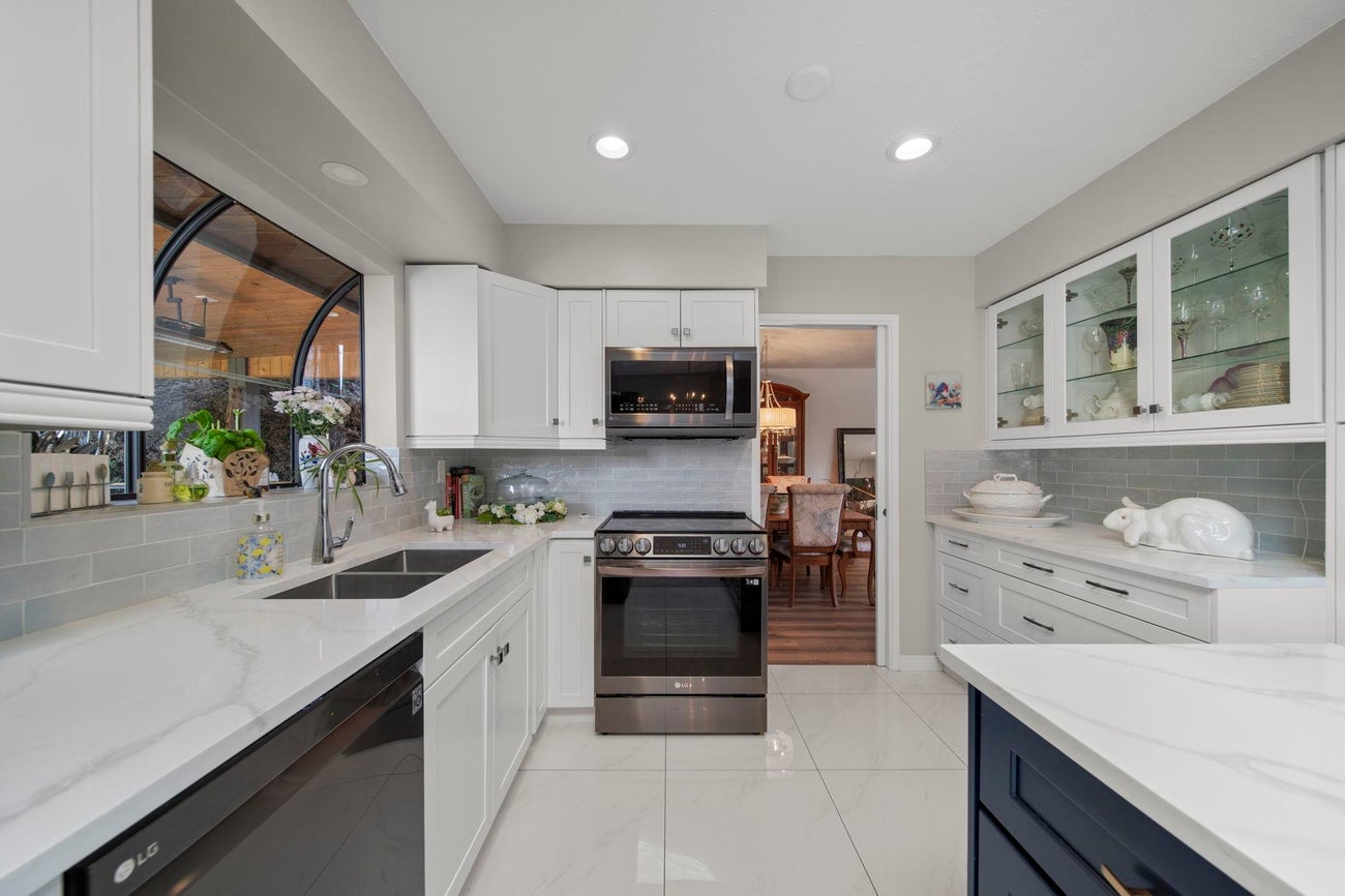 745 Dansey Avenue - Coquitlam West single-family-residence for Sale, 5 Bedrooms (R3120334)# - 14