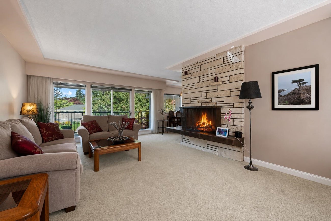 689 Poplar Street - Central Coquitlam single-family-residence for Sale, 3 Bedrooms (R3120550)# - 11
