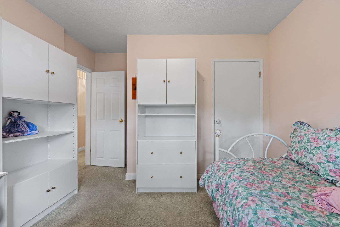 689 Poplar Street - Central Coquitlam single-family-residence for Sale, 3 Bedrooms (R3120550)# - 16