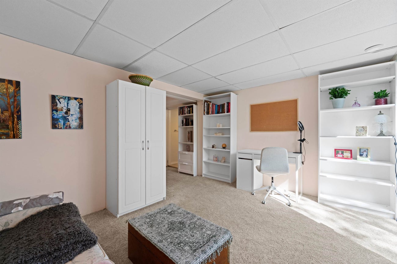 689 Poplar Street - Central Coquitlam single-family-residence for Sale, 3 Bedrooms (R3120550)# - 25