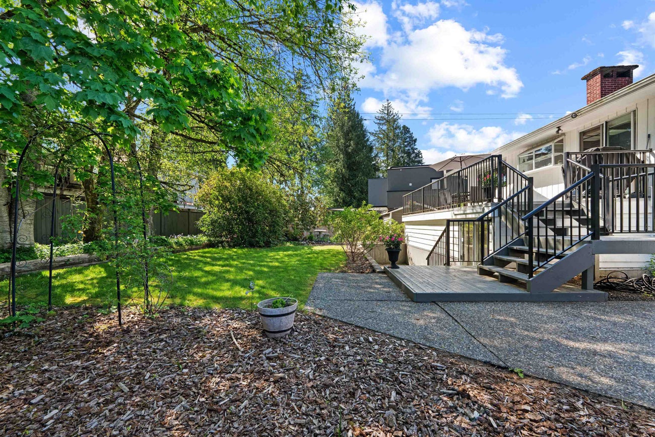 689 Poplar Street - Central Coquitlam single-family-residence for Sale, 3 Bedrooms (R3120550)# - 29