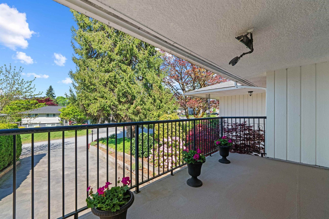689 Poplar Street - Central Coquitlam single-family-residence for Sale, 3 Bedrooms (R3120550)# - 30