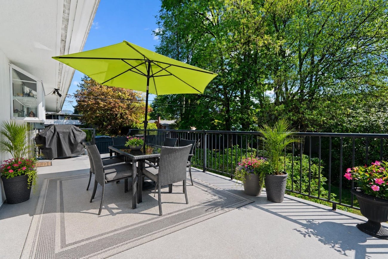 689 Poplar Street - Central Coquitlam single-family-residence for Sale, 3 Bedrooms (R3120550)# - 4