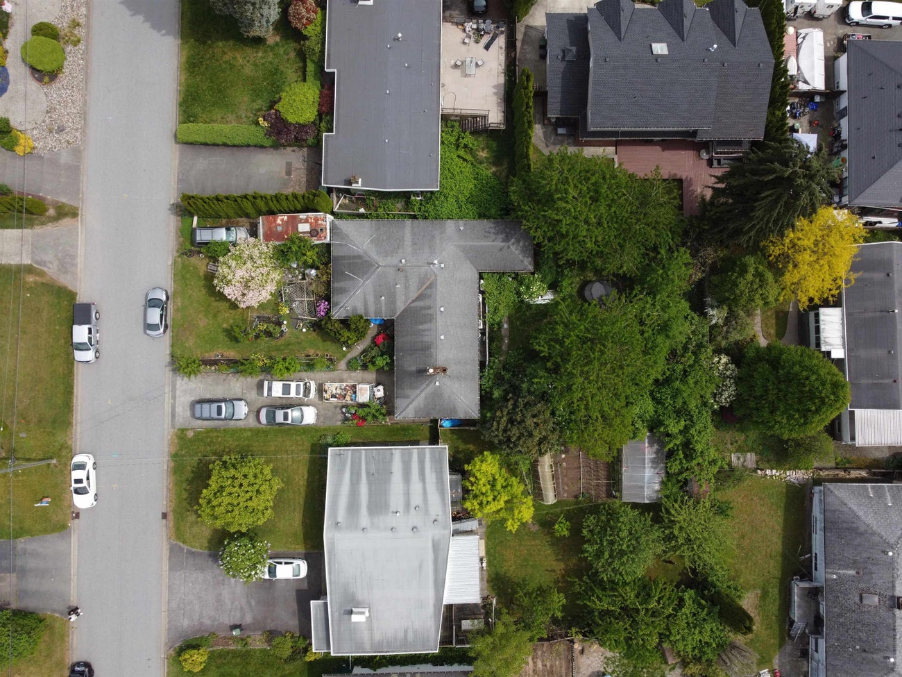 526 Appian Way - Coquitlam West single-family-residence for Sale, 6 Bedrooms (R3120960)# - 1