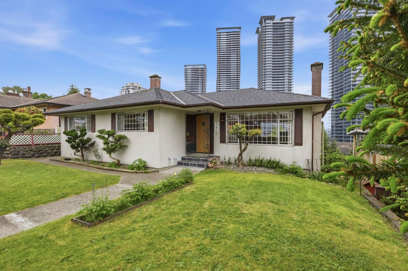 4782 Ridgelawn Drive - Brentwood Park Single Family Residence for Sale, 4 Bedrooms (R3121476)# - 2