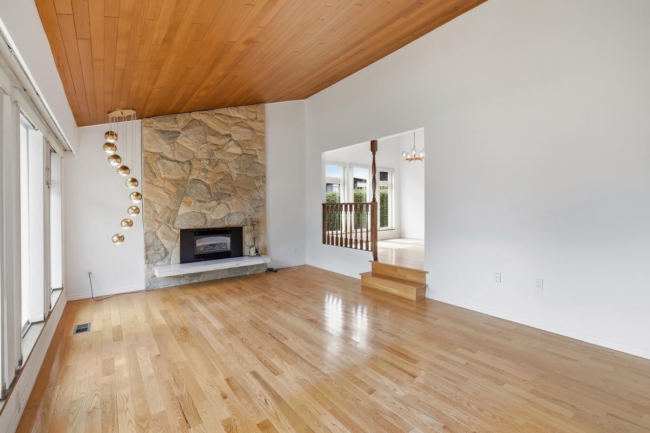 7605 Lawrence Drive - Montecito Single Family Residence for Sale, 5 Bedrooms (R3122221)# - 6 7605 Lawrence Drive - Montecito Single Family Residence for Sale, 5 Bedrooms (R3122221)# - 6