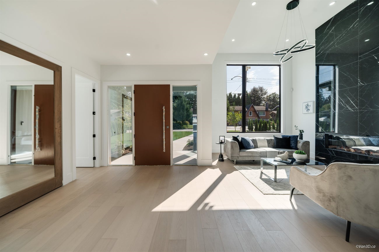 817 Cornell Avenue - Coquitlam West Single Family Residence for Sale, 8 Bedrooms (R3122698)# - 2