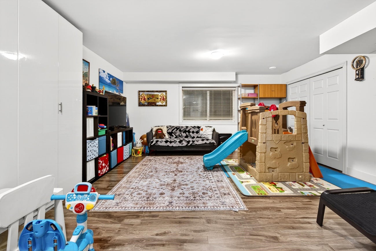 701 Lea Avenue - Coquitlam West Single Family Residence for Sale, 7 Bedrooms (R3122790)# - 20