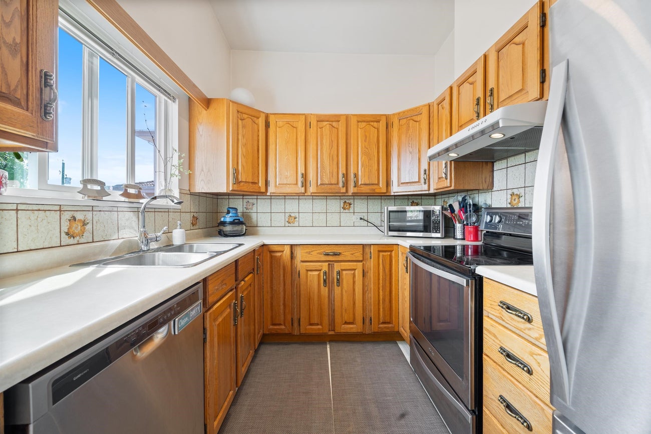 6890 Hycrest Drive - Montecito Single Family Residence for Sale, 4 Bedrooms (R3123178)# - 13