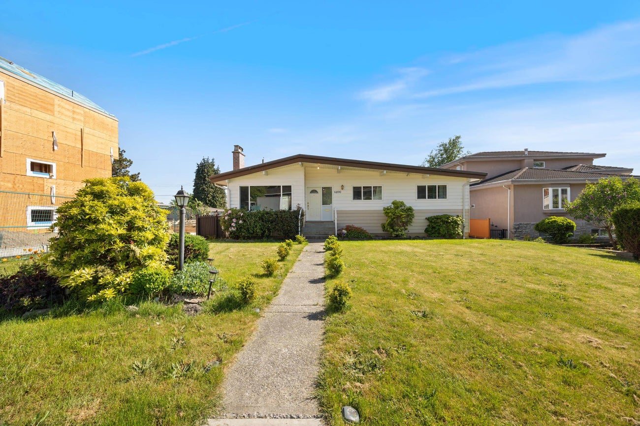 6890 Hycrest Drive - Montecito Single Family Residence for Sale, 4 Bedrooms (R3123178)# - 2