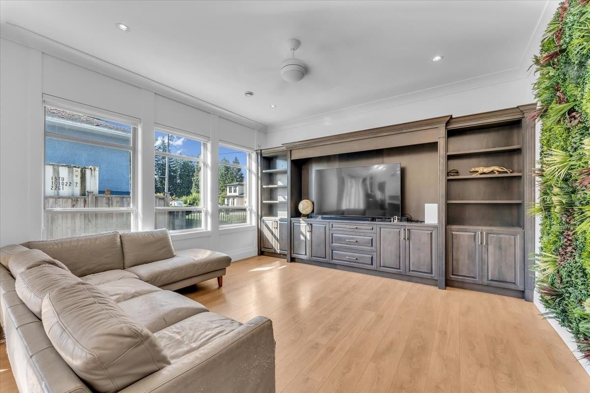 2268 Latimer Avenue - Central Coquitlam Single Family Residence for Sale, 7 Bedrooms (R3123306)# - 5