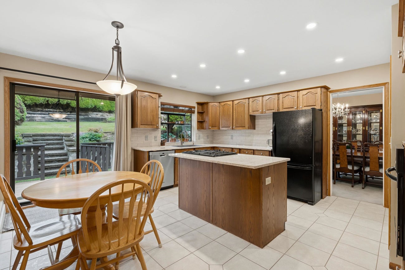 2866 Mara Drive - Coquitlam East single-family-residence for Sale, 5 Bedrooms (R3124095)# - 13 2866 Mara Drive - Coquitlam East single-family-residence for Sale, 5 Bedrooms (R3124095)# - 13