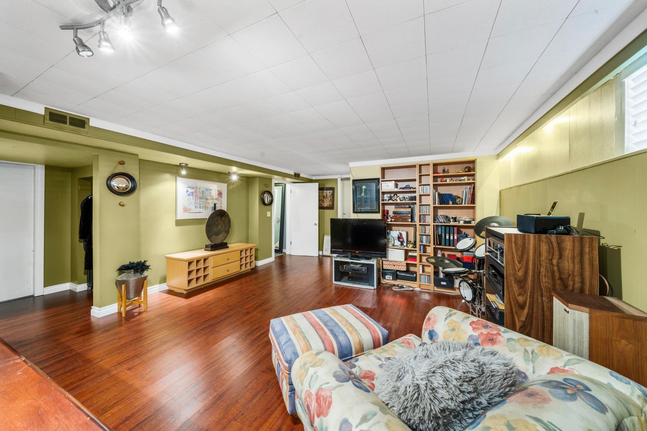605 Victor Street - Coquitlam West Single Family Residence for Sale, 4 Bedrooms (R3124473)# - 20