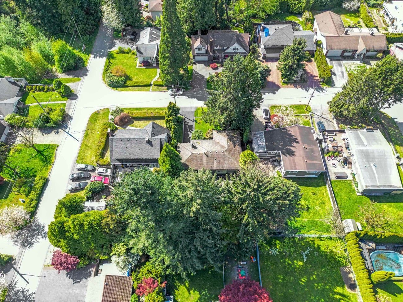 605 Victor Street - Coquitlam West Single Family Residence for Sale, 4 Bedrooms (R3124473)# - 3
