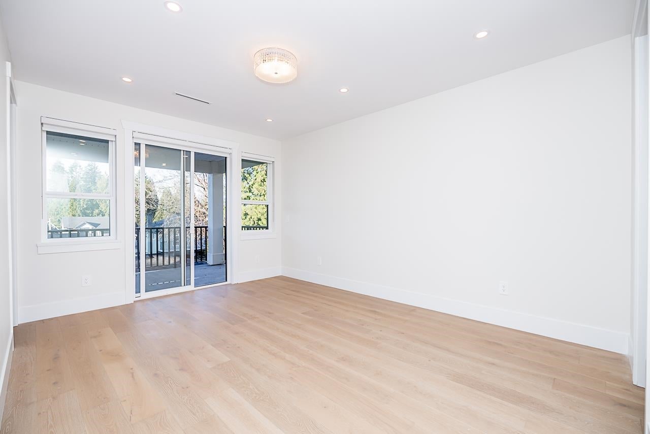 897 Cottonwood Avenue - Coquitlam West Single Family Residence for Sale, 8 Bedrooms (R3124485)# - 21