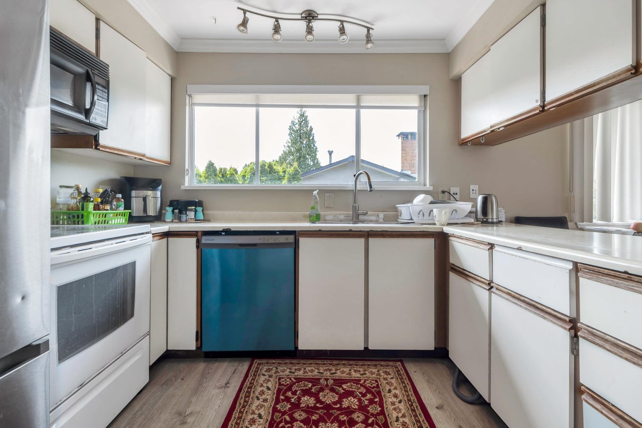 740 Townley Street - Coquitlam West Single Family Residence for Sale, 5 Bedrooms (R3124827)# - 31