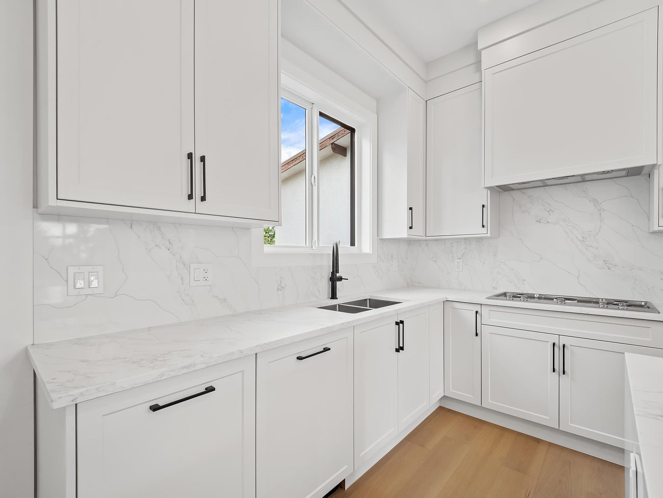 2 - 6885 Aubrey Street - Sperling-Duthie single-family-residence for Sale, 6 Bedrooms (R3126140)# - 7