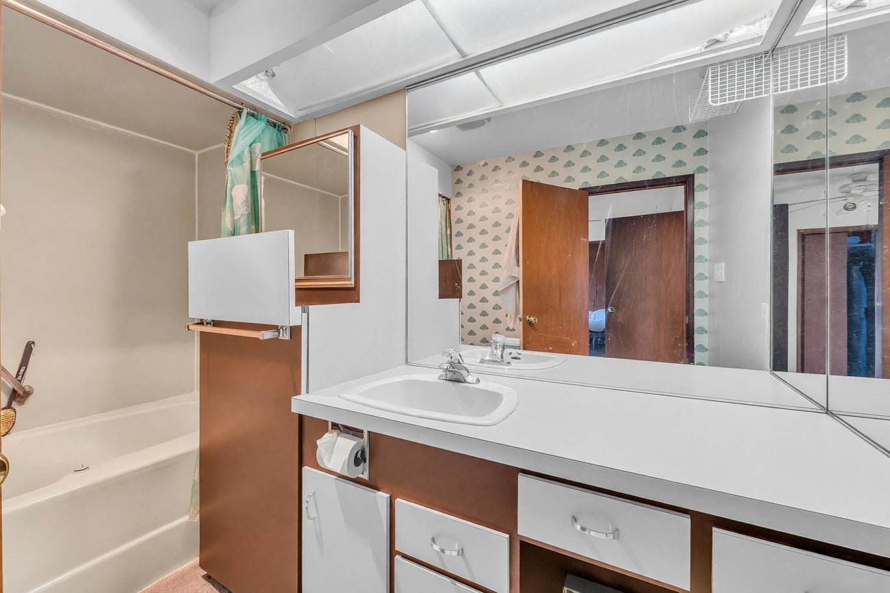 1144 Rochester Avenue - Maillardville Single Family Residence for Sale, 4 Bedrooms (R3126488)# - 17