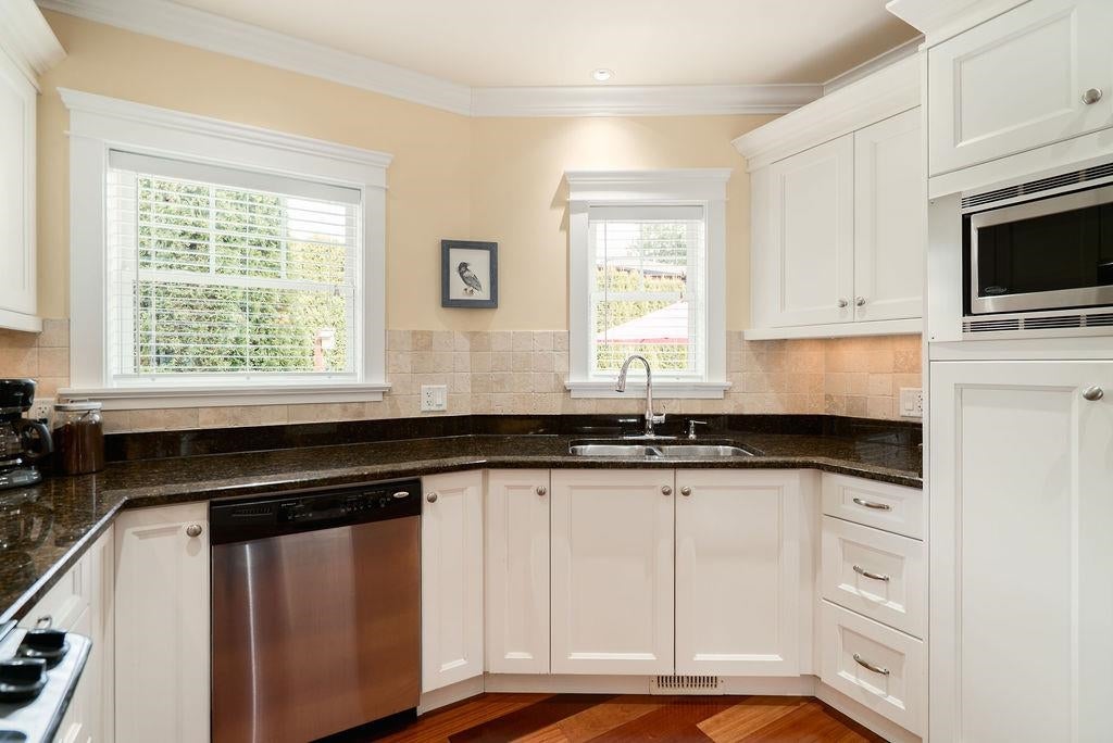 674 Colinet Street - Central Coquitlam single-family-residence for Sale, 4 Bedrooms (R3126699)# - 5