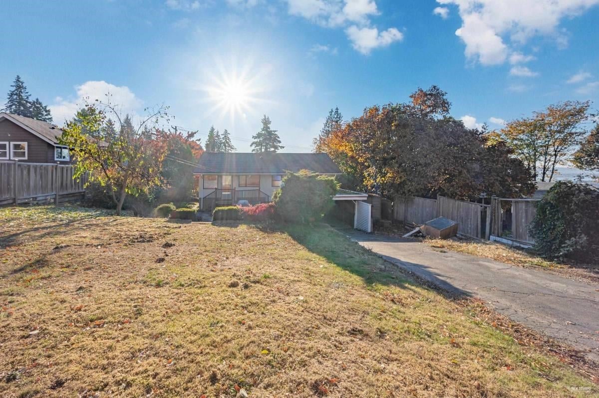 332 Laurentian Crescent - Central Coquitlam Single Family Residence for Sale, 3 Bedrooms (R3127055)# - 2
