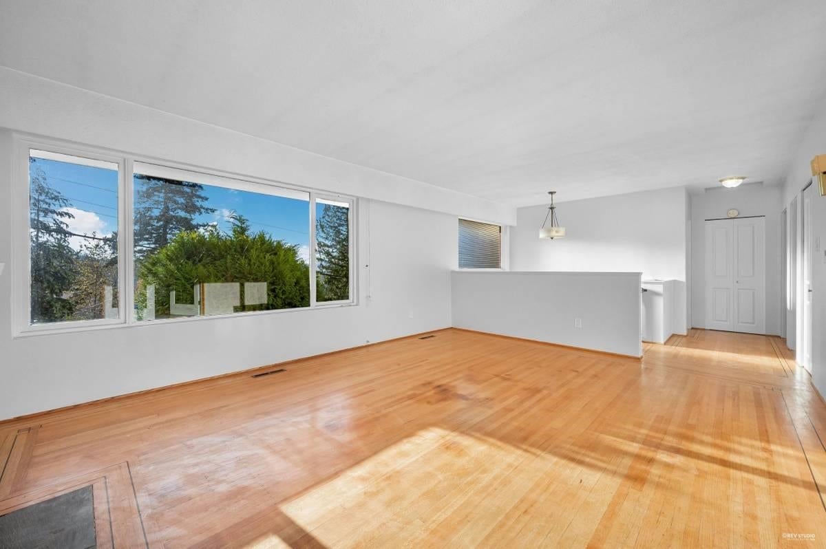 332 Laurentian Crescent - Central Coquitlam Single Family Residence for Sale, 3 Bedrooms (R3127055)# - 4