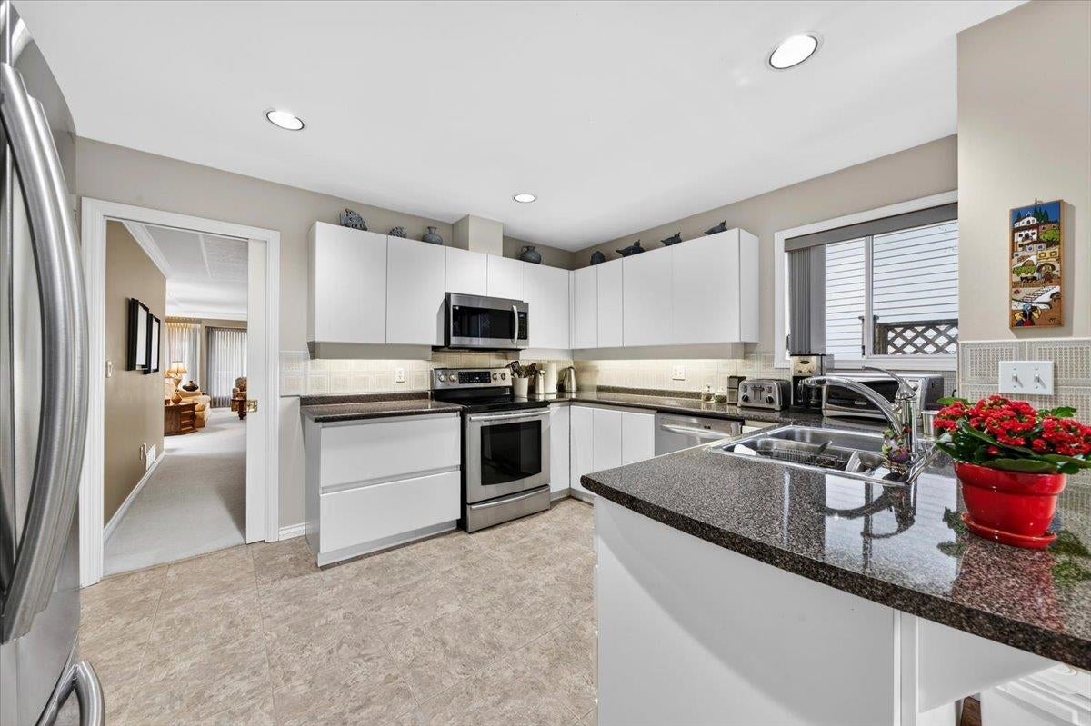 1841 Walnut Crescent - Central Coquitlam Single Family Residence for Sale, 3 Bedrooms (R3127081)# - 17