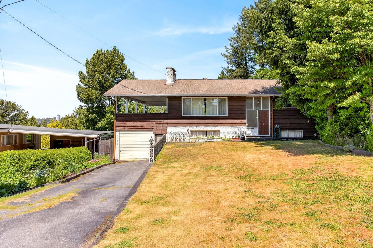 256 Rossmore Court - Central Coquitlam single-family-residence for Sale, 5 Bedrooms (R3127226)# - 1