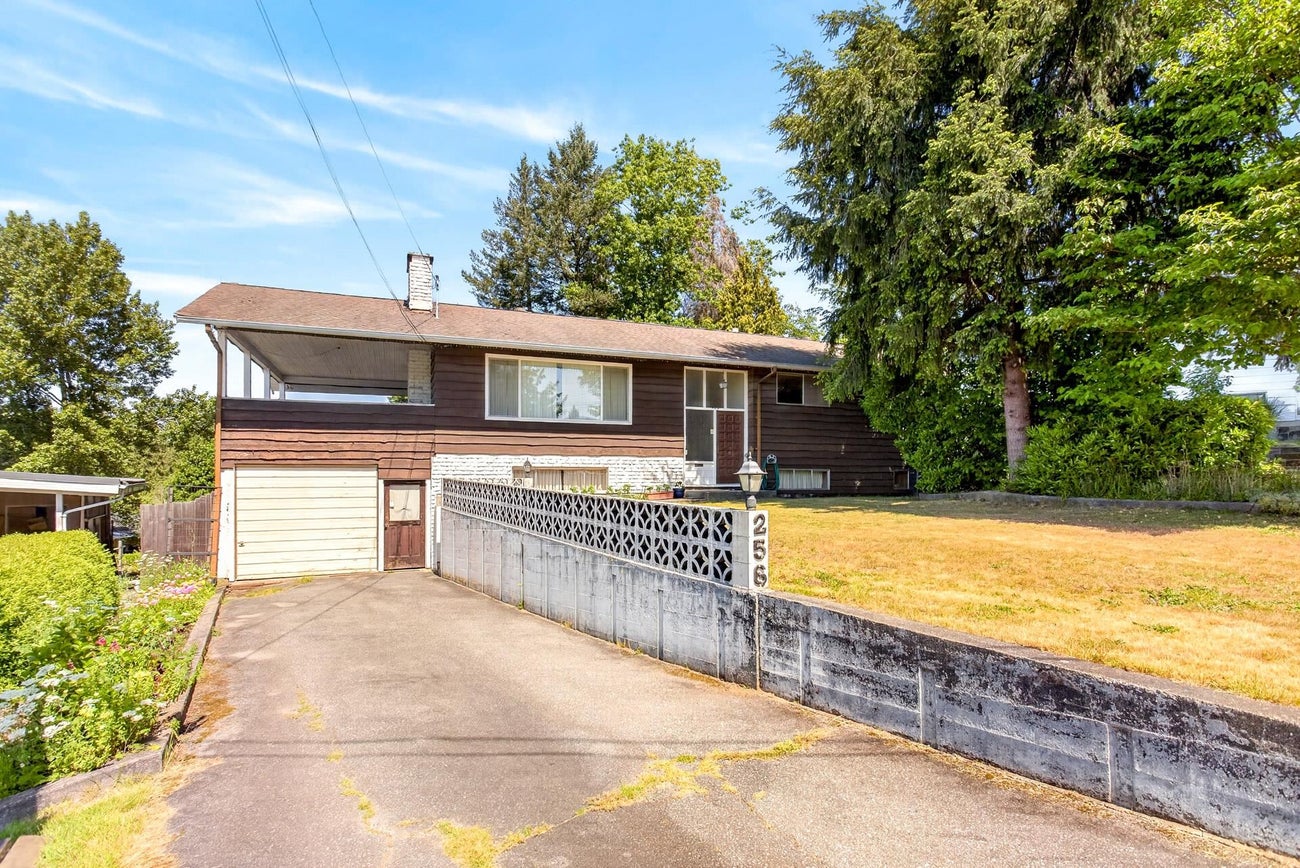 256 Rossmore Court - Central Coquitlam single-family-residence for Sale, 5 Bedrooms (R3127226)# - 2