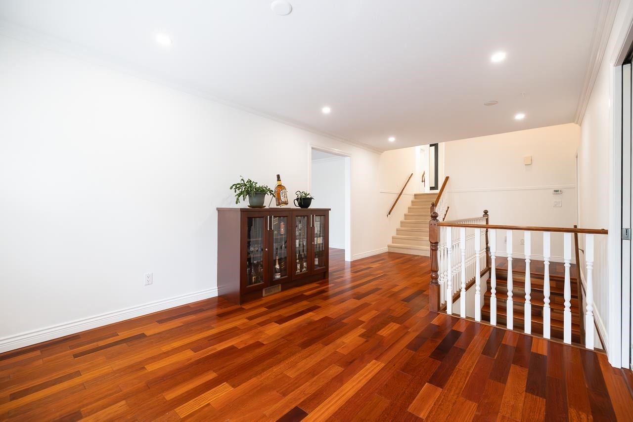 432 Riverview Crescent - Coquitlam East Single Family Residence for Sale, 6 Bedrooms (R3127664)# - 12
