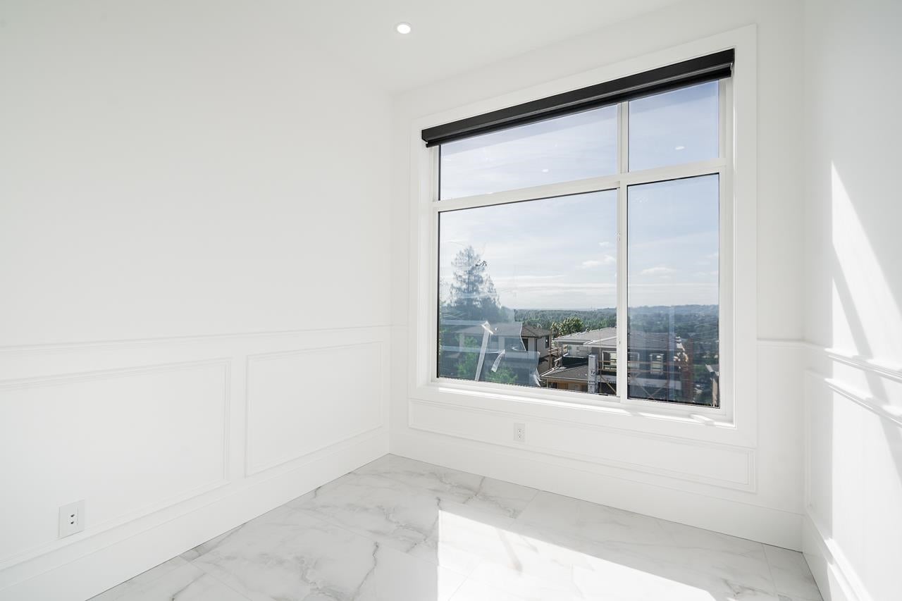 2263 Monashee Court - Coquitlam East Single Family Residence for Sale, 7 Bedrooms (R3127953)# - 16 2263 Monashee Court - Coquitlam East Single Family Residence for Sale, 7 Bedrooms (R3127953)# - 16