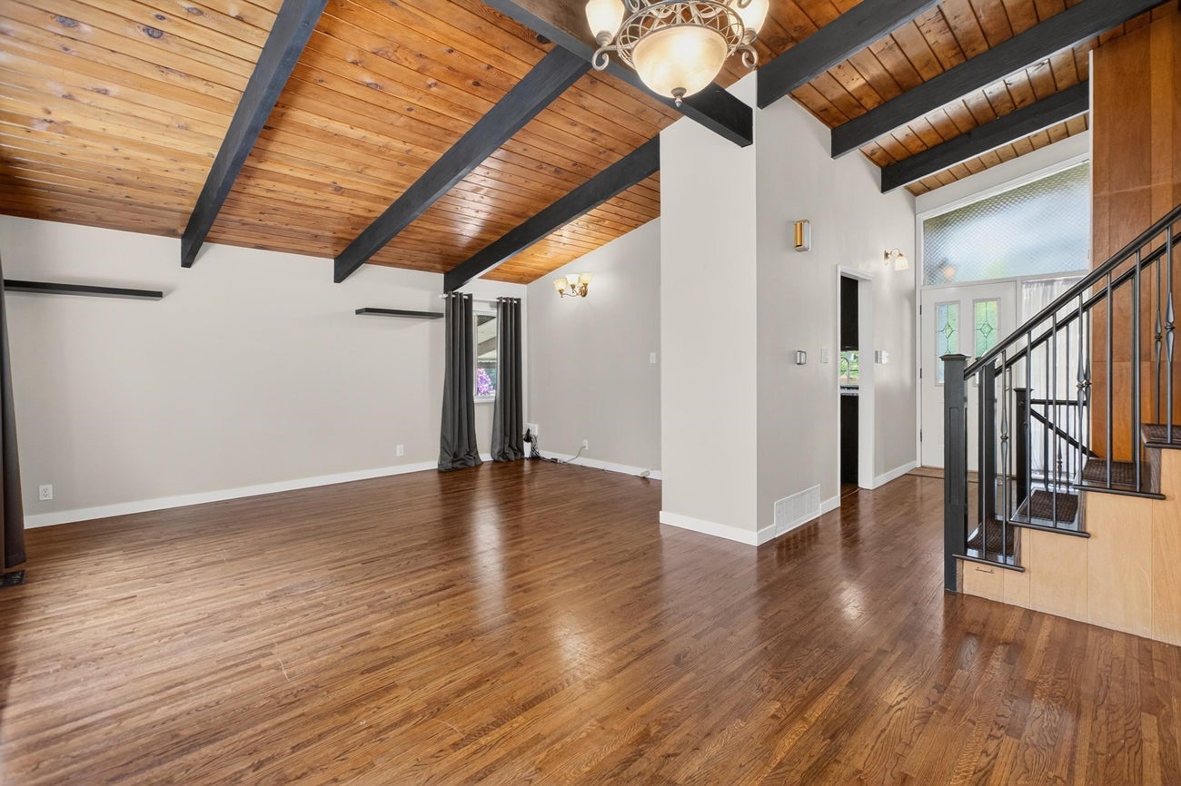 655 Macintosh Street - Central Coquitlam Single Family Residence for Sale, 3 Bedrooms (R3128041)# - 10