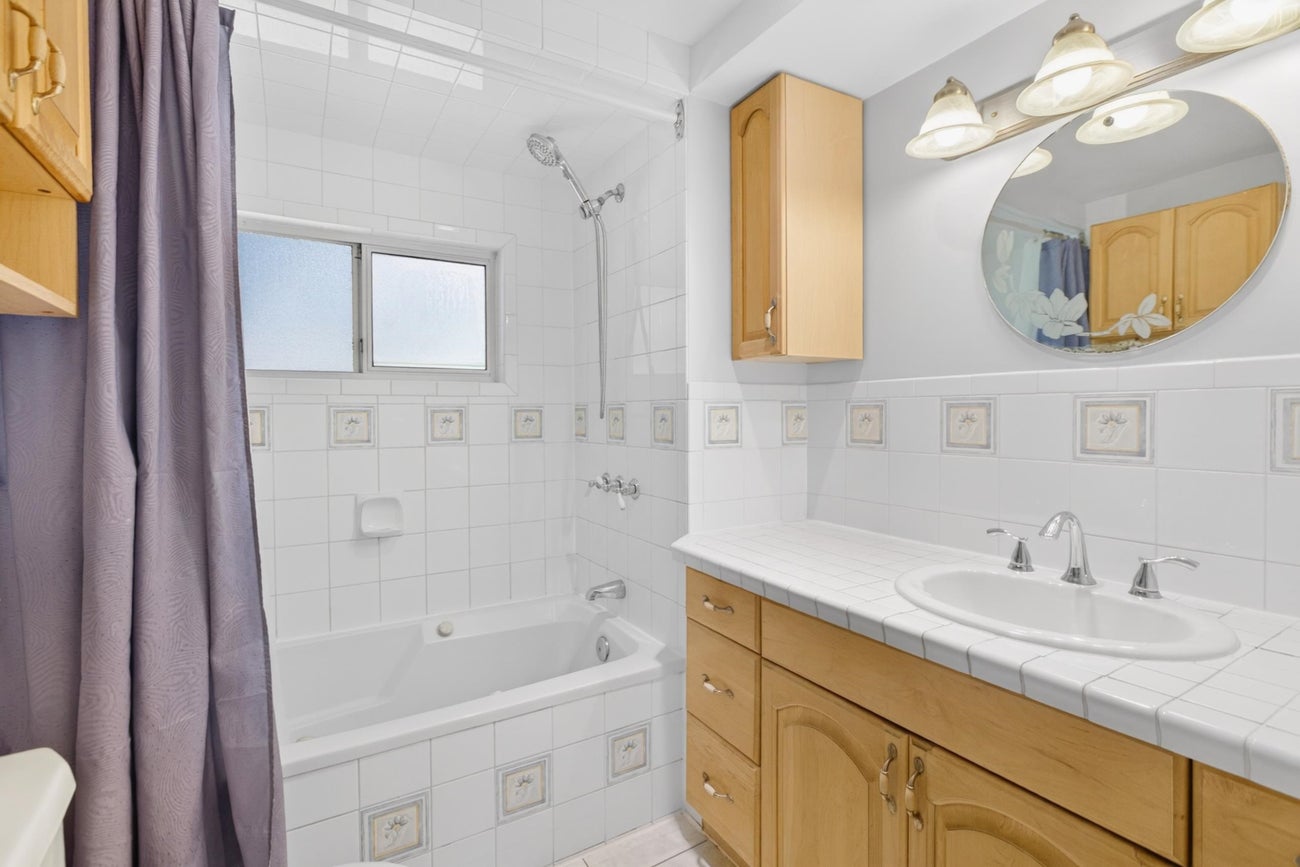 655 Macintosh Street - Central Coquitlam Single Family Residence for Sale, 3 Bedrooms (R3128041)# - 15