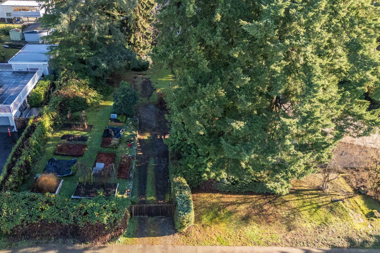 655 Macintosh Street - Central Coquitlam Single Family Residence for Sale, 3 Bedrooms (R3128041)# - 39