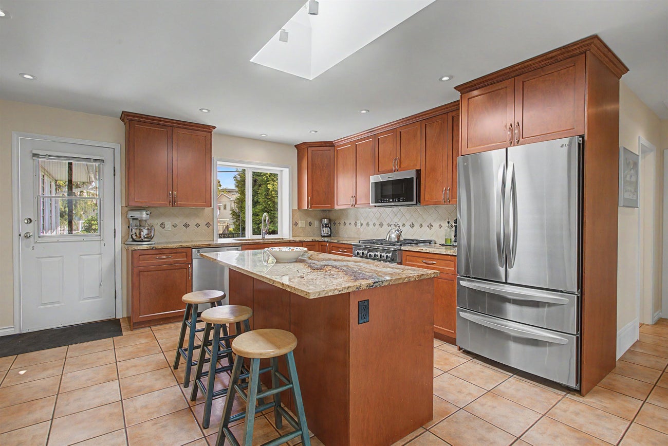 6541 Grant Street - Sperling-Duthie Single Family Residence for Sale, 4 Bedrooms (R3130040)# - 8 6541 Grant Street - Sperling-Duthie Single Family Residence for Sale, 4 Bedrooms (R3130040)# - 8