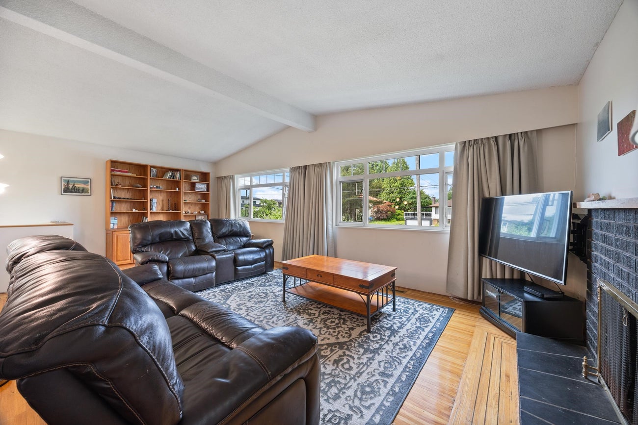 1530 Sherlock Avenue - Sperling-Duthie single-family-residence for Sale, 4 Bedrooms (R3130891)# - 10