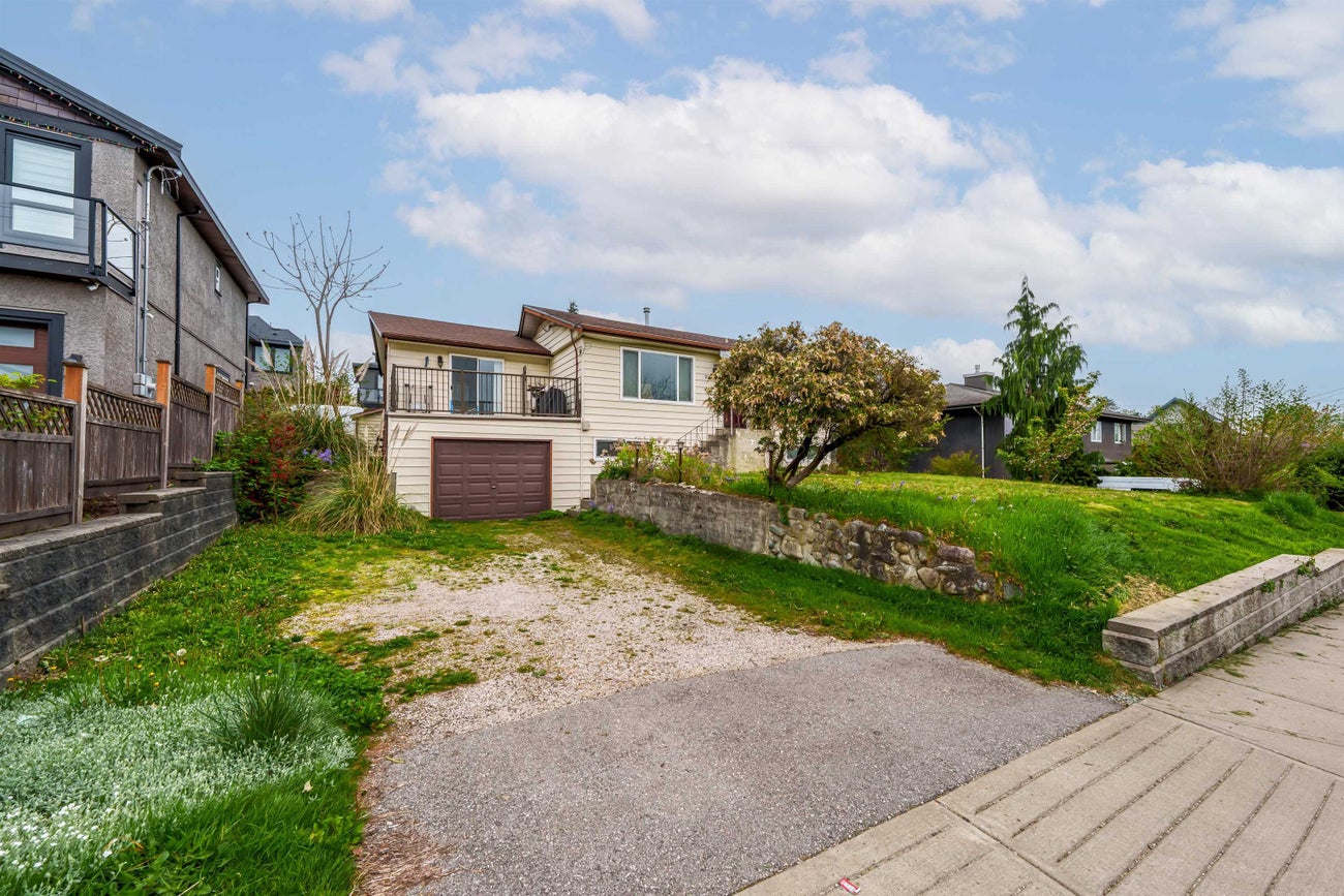 2151 Dawes Hill Road - Central Coquitlam single-family-residence for Sale, 4 Bedrooms (R3131971)# - 2