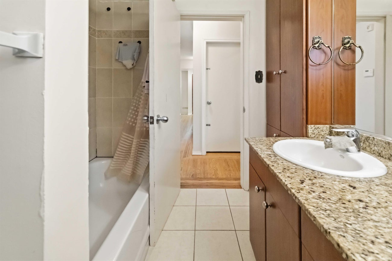 4890 Southlawn Drive - Brentwood Park Single Family Residence for Sale, 8 Bedrooms (R3132991)# - 16