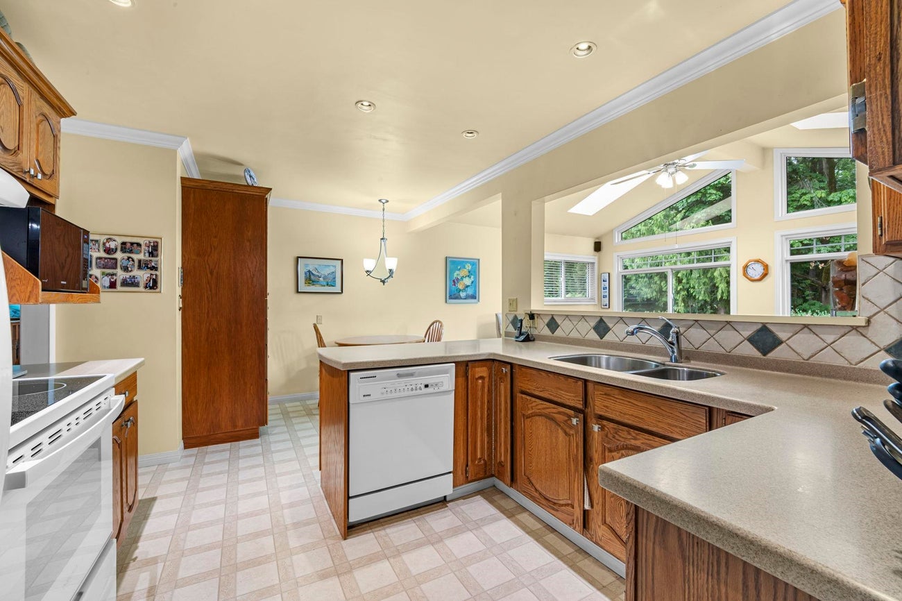927 Selkirk Crescent - Harbour Place single-family-residence for Sale, 3 Bedrooms (R3133252)# - 14