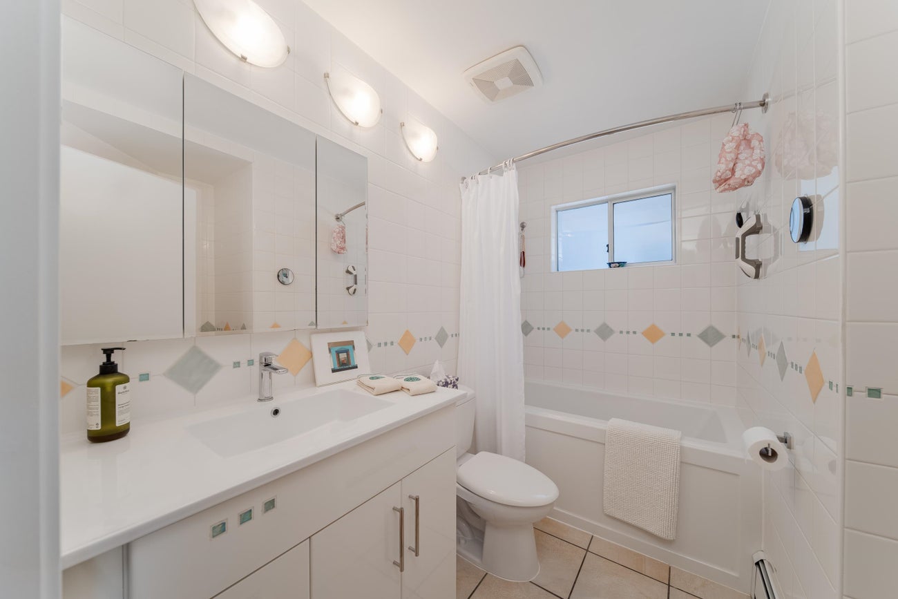 4432 Graveley Street - Brentwood Park single-family-residence for Sale, 5 Bedrooms (R3133473)# - 18 4432 Graveley Street - Brentwood Park single-family-residence for Sale, 5 Bedrooms (R3133473)# - 18