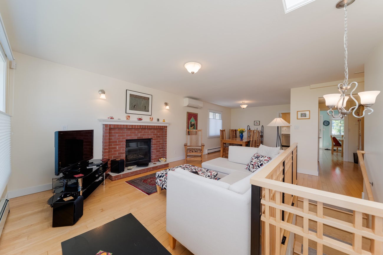 4432 Graveley Street - Brentwood Park single-family-residence for Sale, 5 Bedrooms (R3133473)# - 4 4432 Graveley Street - Brentwood Park single-family-residence for Sale, 5 Bedrooms (R3133473)# - 4
