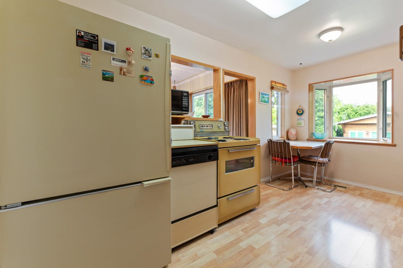 627 Harrison Avenue - Coquitlam West single-family-residence for Sale, 4 Bedrooms (R3134524)# - 15 627 Harrison Avenue - Coquitlam West single-family-residence for Sale, 4 Bedrooms (R3134524)# - 15