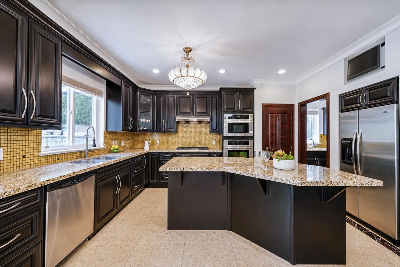 7353 Union Street - Simon Fraser Univer. Single Family Residence for Sale, 6 Bedrooms (R3135281)# - 7